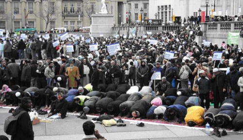 prière de rue,musulmans,manifestation,londres,islam,islamisme,politique,prise de pouvoir,religion
